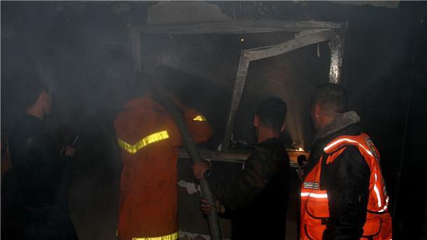 Feuerwehrleute im Einsatz.