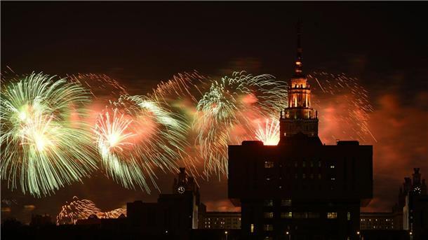 Feuerwerk in Moskau: Russland feiert den sowjetischen Sieg über Nazi-Deutschland
