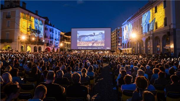 Gute Halbzeit-Bilanz beim Filmfestival Locarno Filmvorführung auf der Piazza Grande beim 76. Internationalen Filmfestival in Locarno.