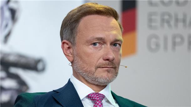 China-Diplomatie: Absage für Lindner, Besuch für Baerbock Finanzminister Christian Lindner muss kurzfristig seine Reisepläne ändern.