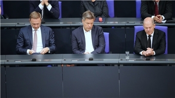 Finanzminister Christian Lindner, Wirtschaftsminister Robert Habeck und Bundeskanzler Olaf Scholz im Bundestag.