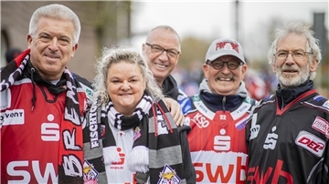 Bildergalerie: Fischtown-Fans blicken voller Hoffnung auf ihr Team Fischtown-Fans voller Vorfreude vor dem Spiel gegen Dresden