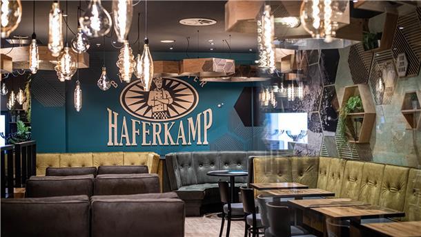Flagshipstore im Columbus-Center: Bäckermeister Haferkamp investiert in seine Vorzeige-Filiale rund 350.000 Euro. Aufgrund der Corona-Pandemie darf der Café-Bereich noch nicht genutzt werden.