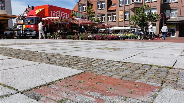 Absage vom Land: Nordenham bekommt kein Geld für Marktplatz-Sanierung Wochenmarkt auf einem Marktplatz.