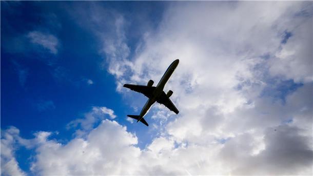 Warum Flugreisen in Deutschland so teuer sind Fliegen ist in diesem Jahr deutlich teurer geworden.