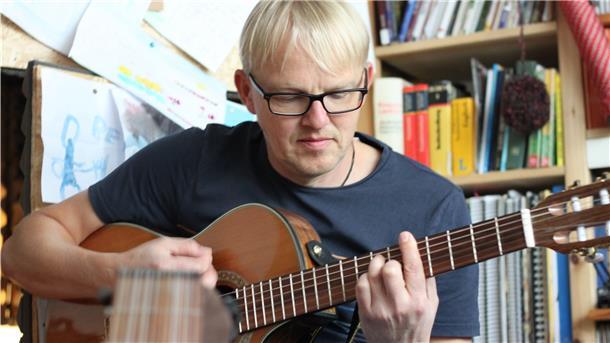 Florian Müller aus Hepstedt macht sich auf seiner dritten CD für die Rechte von Kindern stark. Passend zum Weltkindertag am 20. September erscheint das neue Album.