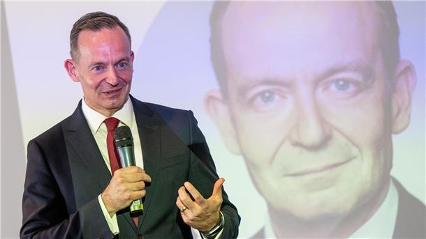 Fordert, dass Transparenz und Demokratie durch eine klare Regulierung sichergestellt werden: Volker Wissing.