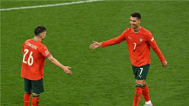 Ronaldo feiert Rekord bei Premiere - Conceição wie der Papa Francisco Conceição (l) und Cristiano Ronaldo, die Matchwinner für Portugal.