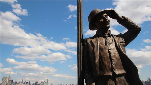 Frank Sinatra in Bronze am Hudson River.
