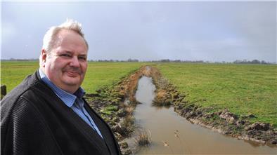 Frank Vorwerk, Landwirt in Moorsee bei Nordenham, ist mit 80 Hektar am Wiesenvogelschutzprogramm beteiligt.