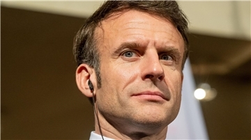 Frankreichs Präsident Macron war wochenlang öffentlich nicht auf den Widerstand gegen seine Reformpläne eingegangen.