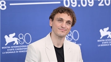 Franz Rogowski macht in Venedig neue Erfahrungen mit Fans.