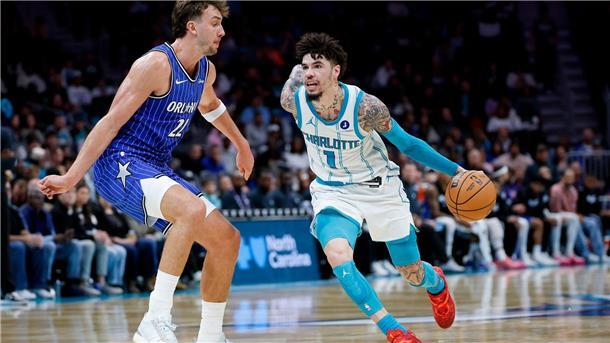 Niederlagen-Serie der Magic in NBA vorbei Franz Wagner (links) und die Magic beendeten ihre Negativserie.