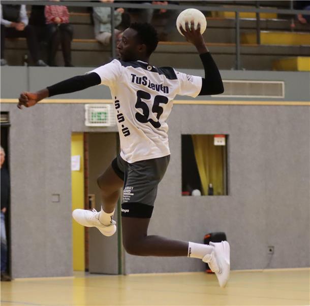 Zeven gewinnt das Derby gegen Bremervörde II mit 28:23 Fred Nshimyumuremyi