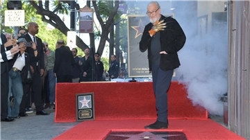 „Freddy Krueger“-Star an Halloween mit Stern gefeiert „Freddy Krueger“-Star Robert Englund wurde am Walk of Fame gefeiert.