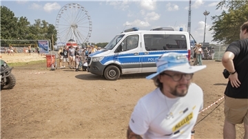 Polizeiwagen auf dem Festival