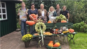 Freuen sich schon auf den Herbstmarkt (von links): Beke Ostendorf, Urte Syasssen, Ute Cornelius, Meike Eden, Heike Schmidt vom Vorstand der Kreislandfrauen sowie Sarah Paßiel vom Kreislandvolkverband Wesermarsch.