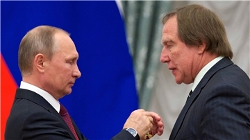 Freundschaftlich verbunden: Wladimir Putin und Sergej Roldugin. (Archivbild aus dem Jahr 2016)