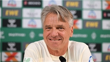 Freut sich über das schwere Auftaktprogramm: Werders neuer Cheftrainer Horst Steffen. 