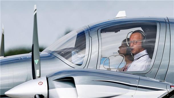 Friedrich Merz ist leidenschaftlicher Hobbypilot. (Archivbild)