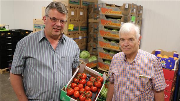 Obst und Gemüse in vierter Generation Friedrich Ruge junior und senior organsieren den Großmarkt in Bremerhaven.