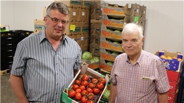 Friedrich Ruge junior und senior organsieren den Großmarkt in Bremerhaven.