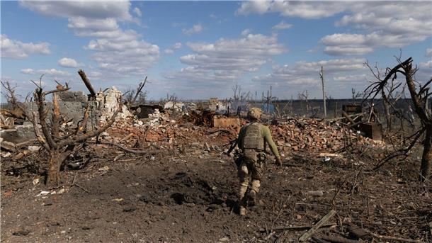 Ukrainische Offensive kommt nur langsam voran Frontlinie in Andriiwka in der Region Donezk. Die 3. Angriffsbrigade gab am Freitag bekannt, dass sie die vom Krieg zerstörte Siedlung zurückerobert hat.