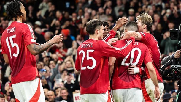 Wie 1999 gegen die Bayern: Man United feiert magische Nacht Fünf Tore durften die United-Fans bejubeln.