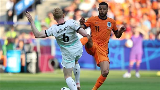 Niederlande nach Österreich-Pleite: „Neues Turnier beginnt“ Für Cody Gakpo (l.) beginnt mit der K.o.-Phase ein „neues Turnier“.