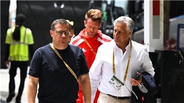 Für den FC Bayern München um Sportvorstand Max Eberl (l) ist ein Wechsel von Nico Williams zum deutschen Rekordmeister allein schon wegen der Gehaltsforderungen gescheitert.