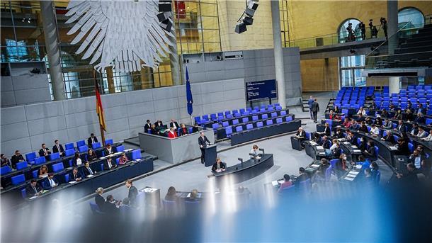 Für den Gesetzentwurf der Koalition votierten 371 Abgeordnete, 226 Parlamentarier stimmten dagegen.