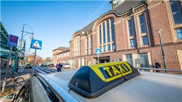 Für den normalen Bedarf ist Bremerhaven mit Taxen gut bestückt. Bei Großveranstaltungen und am Kreuzfahrtterminal könnten nach einem Taxen-Deal künftig auch Taxenunternehmer aus dem Landkreis zum Einsatz kommen.
