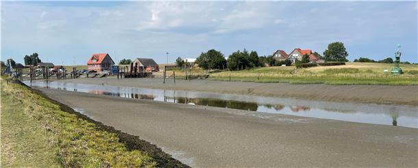 Für die direkte Zufahrt zum Hafen bleibt den Fedderwardersieler Kutterfischern nur noch eine schmale Rinne. Im Priel sieht es nicht anders aus.