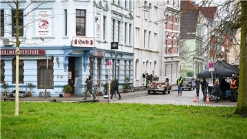 Für die Dreharbeiten des Spielfilms über Hans Albers wird das Restaurant Mamma Mia in Bremerhaven dekorativ in das alte Berlin versetzt.