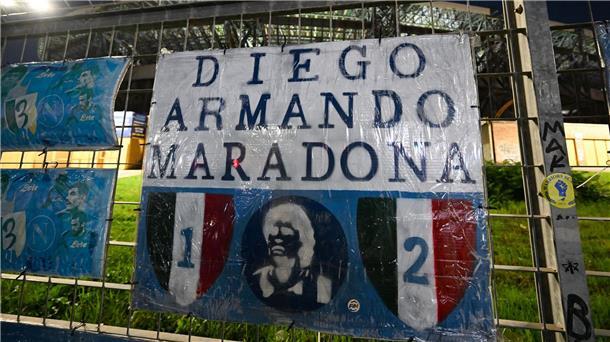 Frankfurts Co-Trainer: Fans unterstützen uns im Geiste Für die Eintracht geht es am Dienstag im Stadio Diego Armando Maradona um wichtige Punkte in der Champions League.