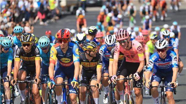 „Beeindruckende Fahrt“: Milan mit nächstem Sieg bei D-Tour Für die Fahrer stand die erste Etappe der Rundfahrt an.