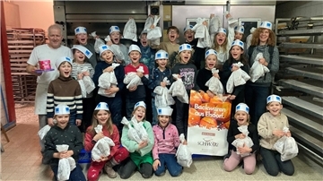Für die Kinder war der Vormittag in der Bäckerei Schwarz ein besonderes Erlebnis. Inhaber Rolf Schwarz hatte sich viel Zeit für sie genommen.