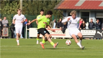 Für die U19 von A/O/B/H/Heeslingen – hier mit Laurens Otten am Ball – waren die Stuttgarter Kickers ein angenehmer Pokalgegner.