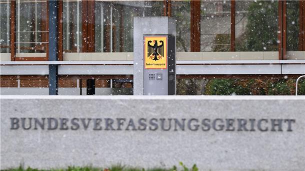 Für die Verhandlung in Karlsruhe stehen unter anderem Fragen zur Datenerhebung und -verarbeitung sowie zur Löschungspraxis des BKA auf der Agenda.