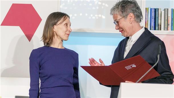 Für „Hey guten Morgen, wie geht es dir?“ ist die Leipziger Autorin Martina Hefter mit dem Deutschen Buchpreis ausgezeichnet worden.
