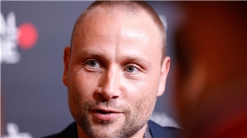Für Max Riemelt ist die Rolle des Geheimagenten der Ursprung des Schauspielers.