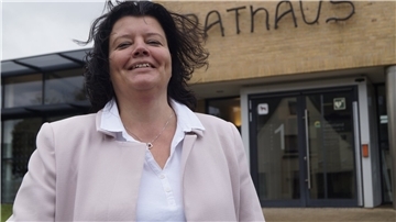 Gabi Kasten ist Stadträtin in Geestland. Sie will Bürgermeisterin werden.