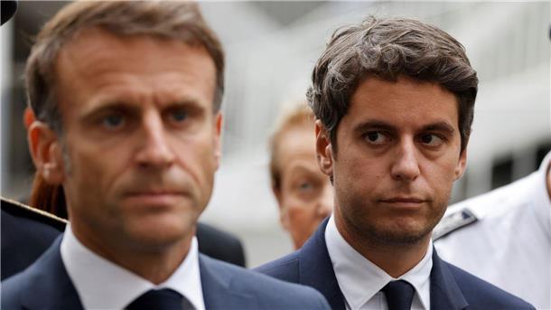 Gabriel Attal (r.) und Frankreichs Präsident Emmanuel Macron.