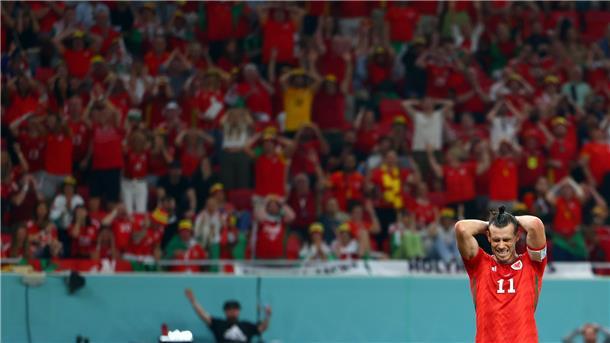 Gareth Bale von Wales ärgert sich über eine verpasste Chance.