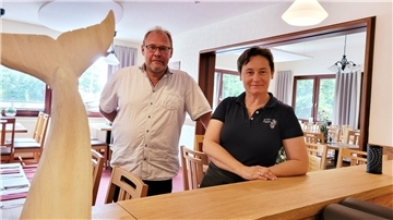 Gastronomen aus Leidenschaft: Katrin und Jörg Eymers vom gleichnamigen Nordseehotel in Spieka-Neufeld.