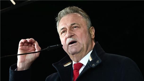 GDL-Vorsitzender Claus Weselsky bei der Kundgebung in Stuttgart.