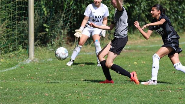 Knapper Auftaktsieg für die B-Juniorinnen des JFV A/O/B/H/Heeslingen Geeske Corleis