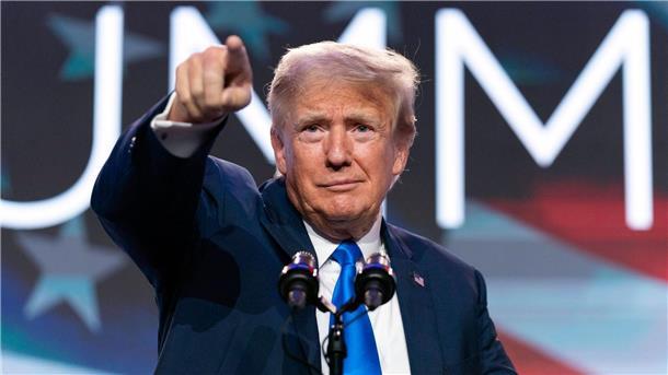 Trump: Selbstbegnadigung „sehr unwahrscheinlich“ Gegen Ex-Präsident Donald Trump laufen mittlerweile vier strafrechtliche Verfahren.