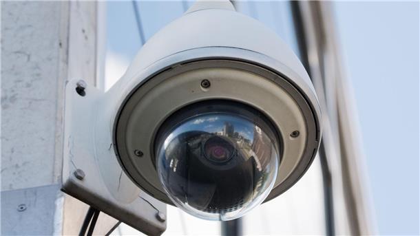 Bericht: Polizei soll Überwachungsvideos mit KI auswerten Geht es nach dem niedersächsischen Innenministerium, soll die Polizei bei der Videoüberwachung künftig Künstliche Intelligenz einsetzen dürfen. (Symbolbild)