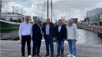 Spendenübergabe am Neuen Hafen Bremerhaven